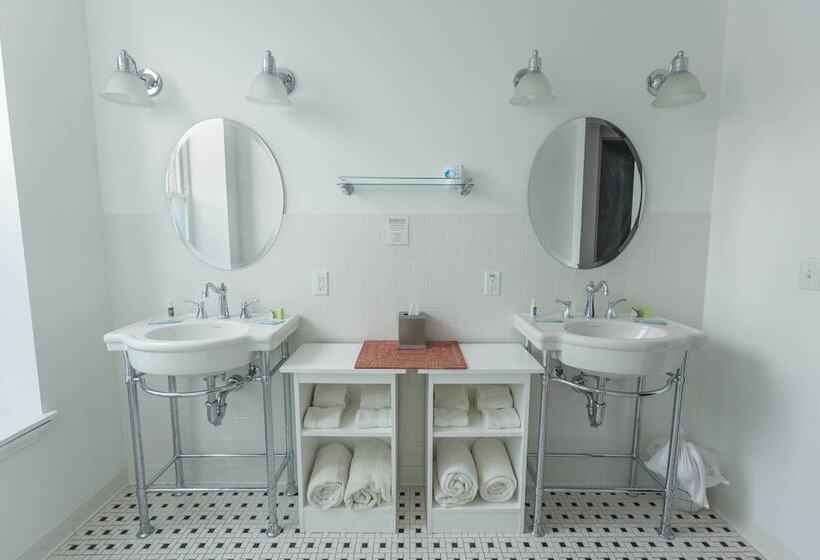 חדר דלוקס, The Gould