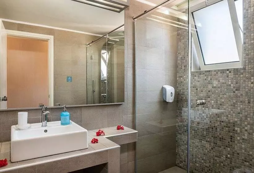استودیوی استاندارد با چشمانداز دریا, Kavos Hotel & Suites