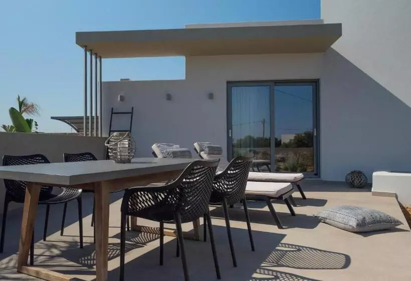 استودیوی سوپریور, Kavos Hotel & Suites
