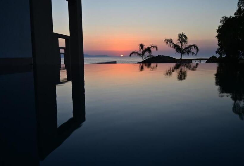 Полулюкс с Бассейном, Kavos Hotel & Suites