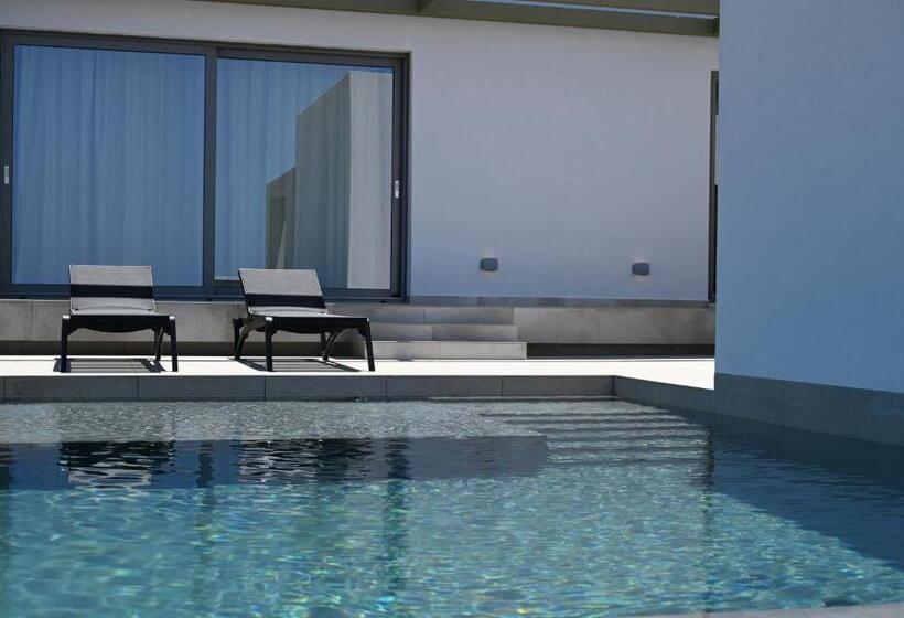 Полулюкс с Бассейном, Kavos Hotel & Suites