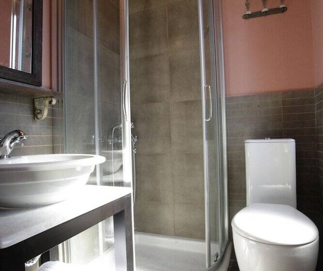 اتاق استاندارد سه نفره, Traditional Hotel Ianthe