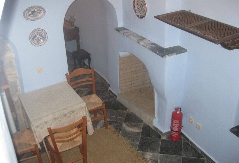 اتاق استاندارد سه نفره, Traditional Hotel Ianthe