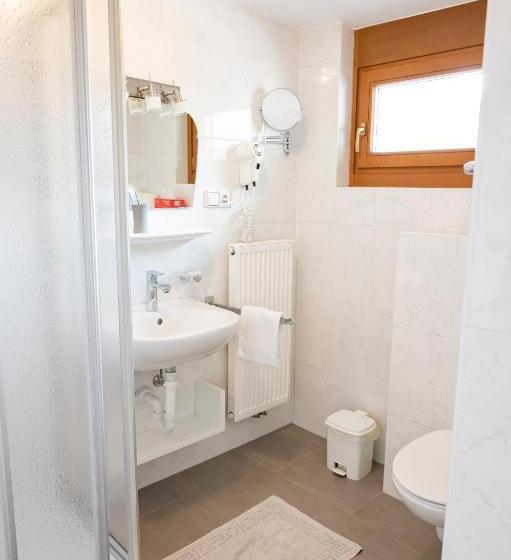 חדר סטנדרט לארבעה, Garni Birkenau