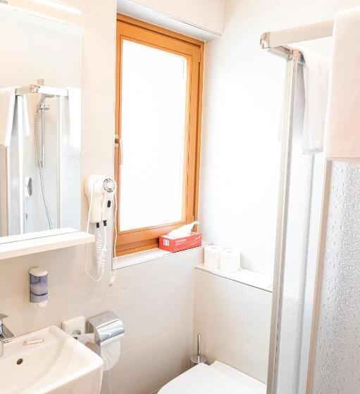 חדר סטנדרט לארבעה, Garni Birkenau