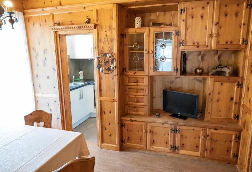 דירה בת חדר שינה 1 עם מרפסת, Garni Birkenau