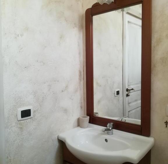 اتاق استاندارد, Andrea E Valentina