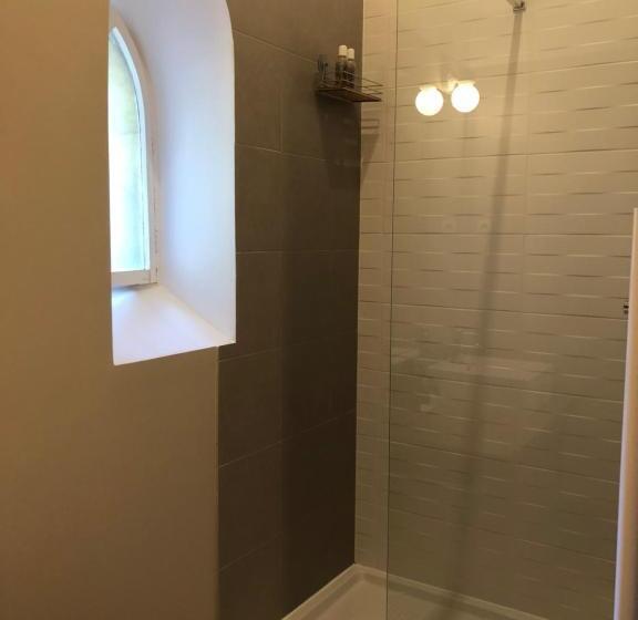 スタンダードルーム, Fontclaire En Provence