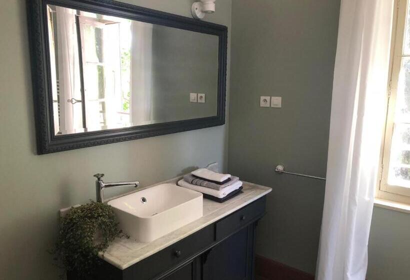 デラックストリプルルーム, Fontclaire En Provence