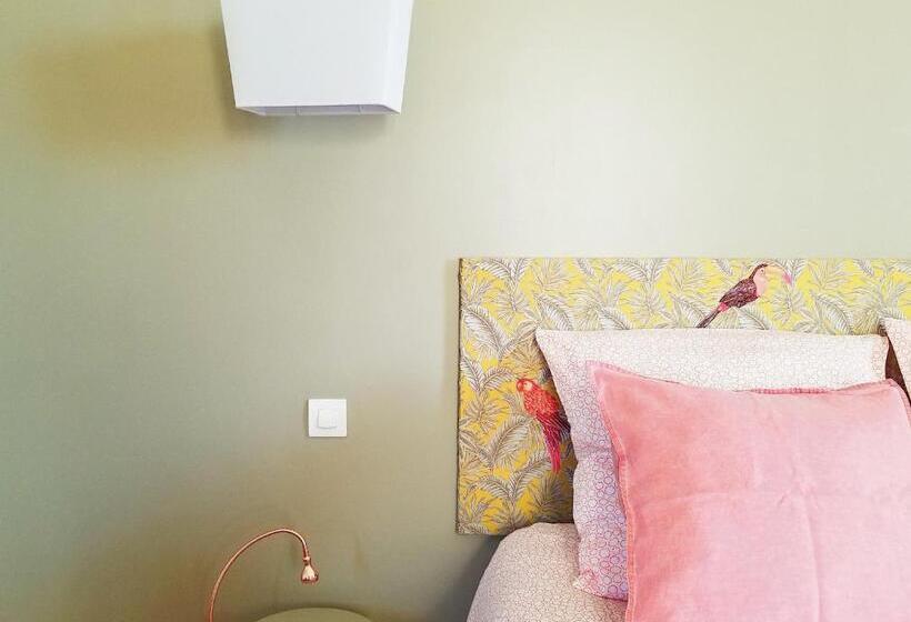 スタンダードルーム, Fontclaire En Provence