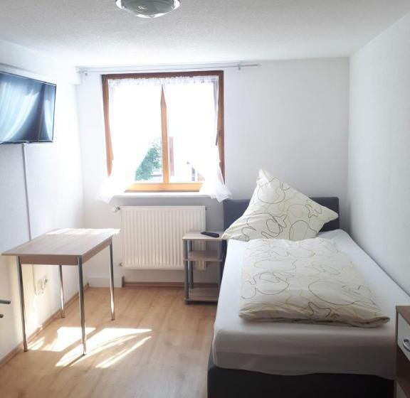 Quarto Estandar Individual, Gästehaus Pension Waldhorn