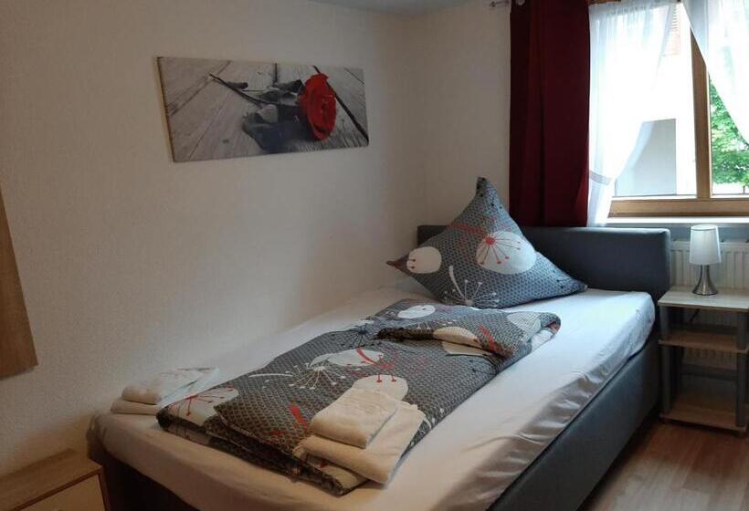 Quarto Estandar Individual, Gästehaus Pension Waldhorn