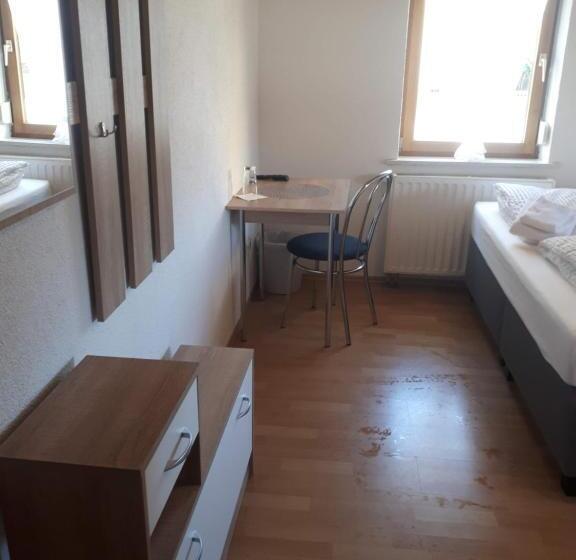 Quarto Estandar, Gästehaus Pension Waldhorn