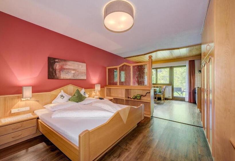 스탠다드 스튜디오, Alpenhof Lodge