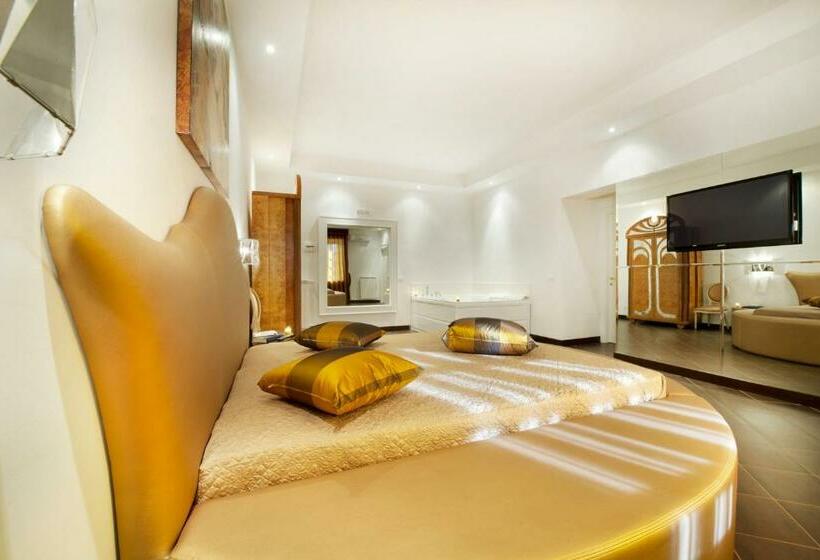 자쿠지 스위트, Quadrifoglio Roma Eur