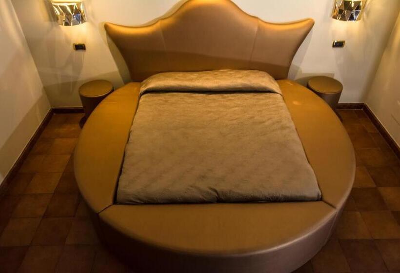 자쿠지 스위트, Quadrifoglio Roma Eur