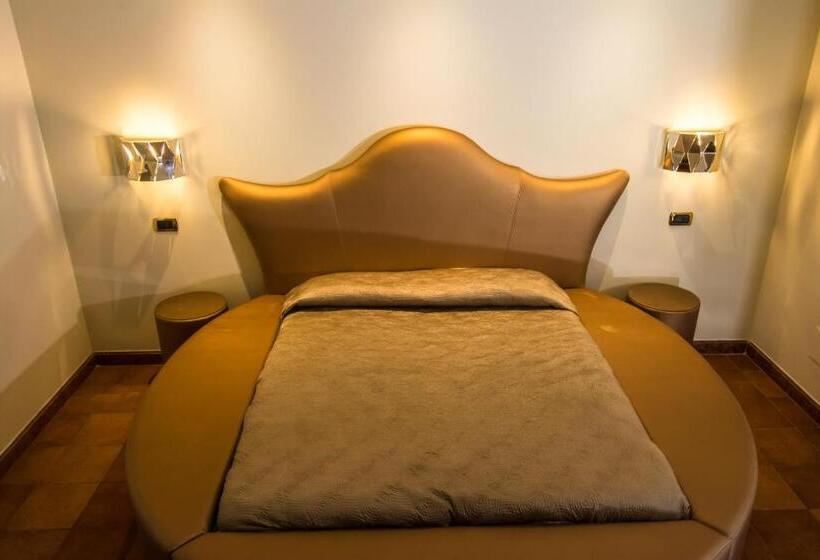 자쿠지 스위트, Quadrifoglio Roma Eur