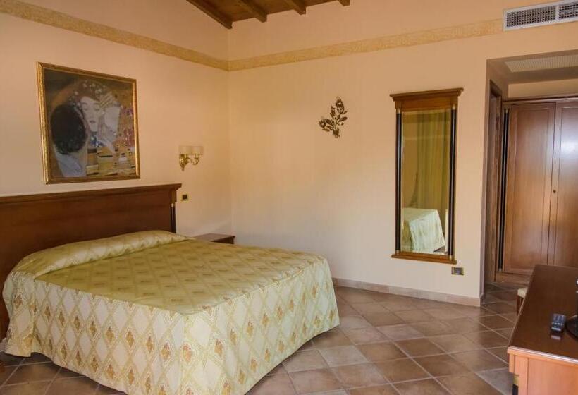 스탠다드 내측 룸, Quadrifoglio Roma Eur