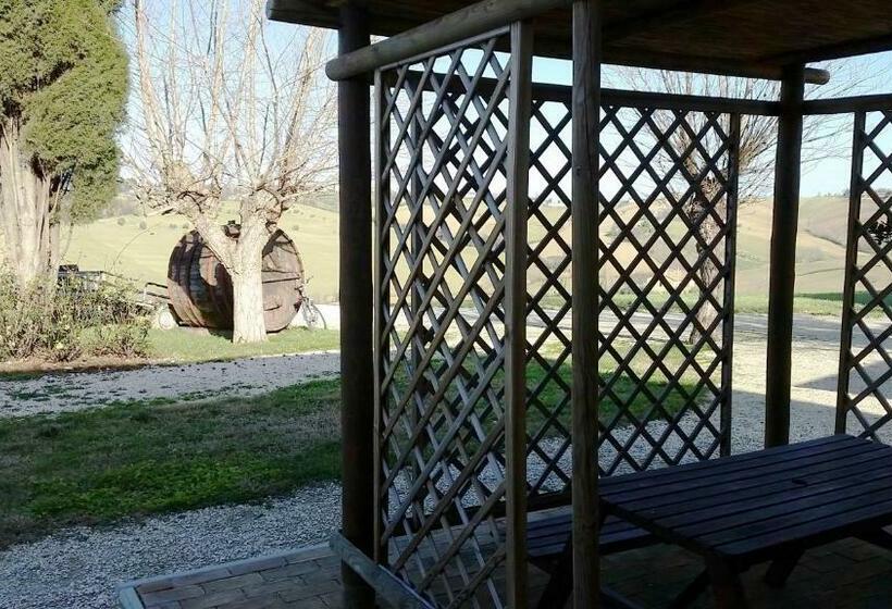 شقة غرفة واحدة, Tenuta San Marcello