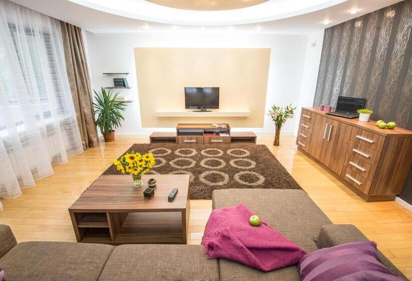 דירת חדר עם טרסה, 6 Apartments