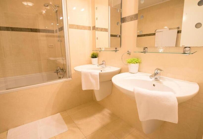 דירת 2 חדרים עם טרסה, 6 Apartments