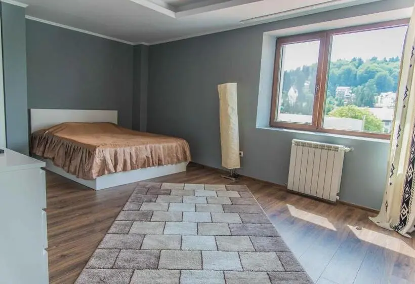 １ベッドルームアパートメント, 6 Apartments