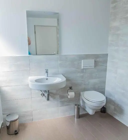 １ベッドルームアパートメント, 6 Apartments