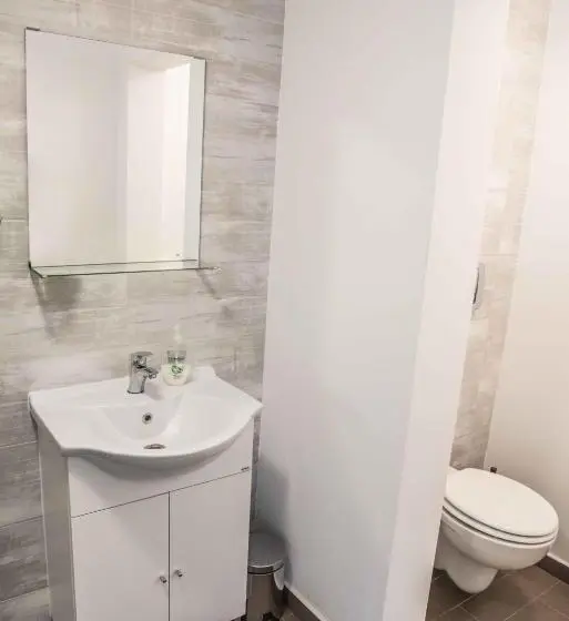 １ベッドルームアパートメント, 6 Apartments