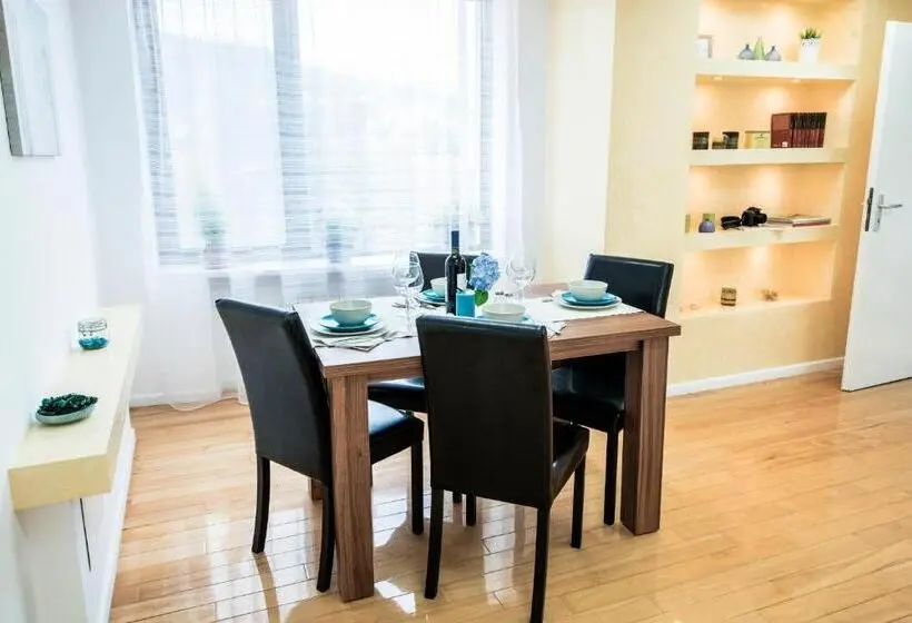 テラス付き１ベッドルームアパートメント, 6 Apartments