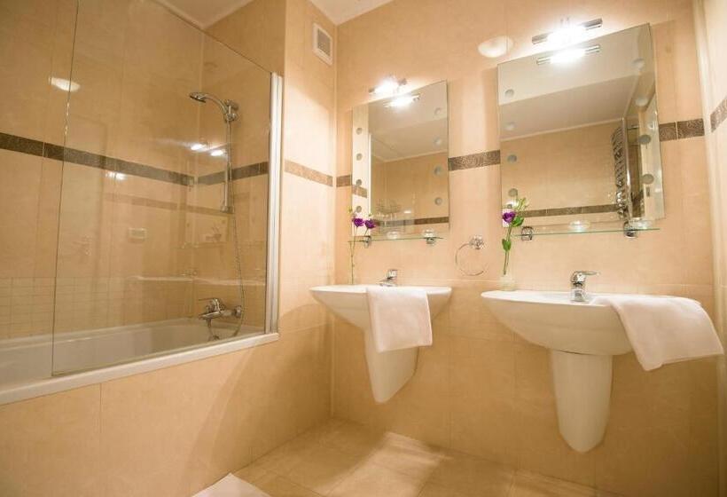 דירת 2 חדרים עם טרסה, 6 Apartments