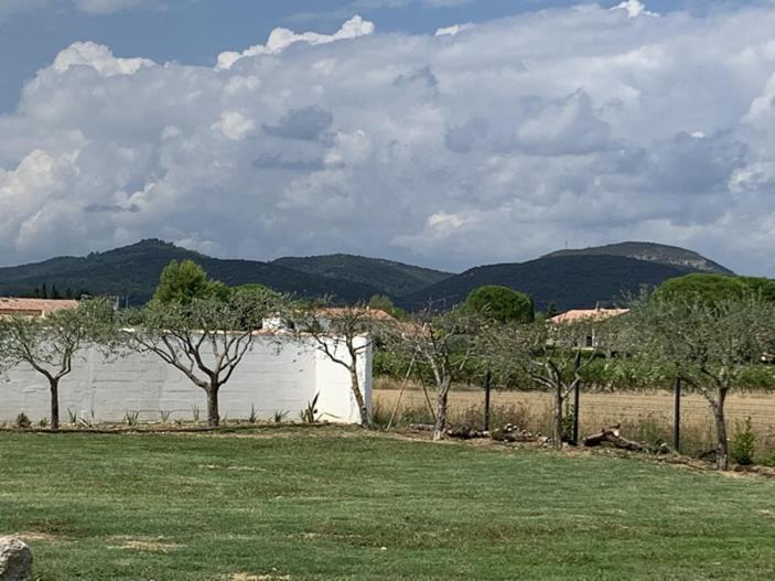 منزل غرفتين نوم, Croissant De Lune