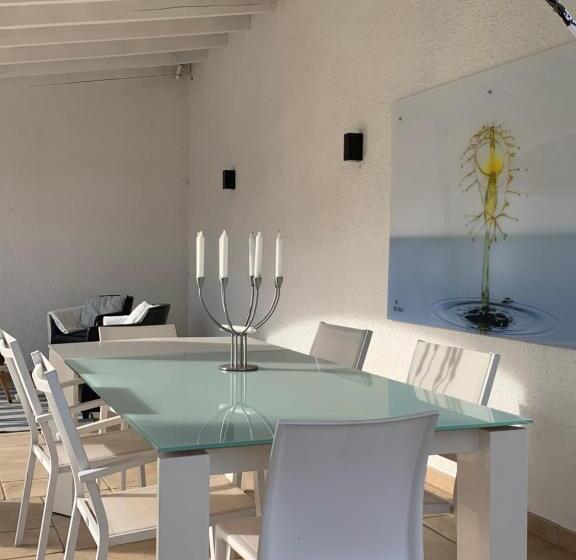 منزل غرفتين نوم, Croissant De Lune