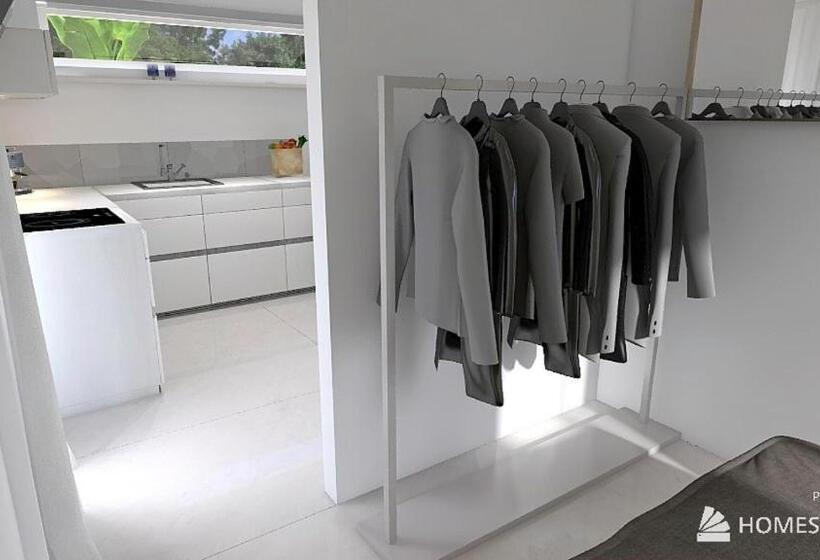 بنجلو قياسى مطلّ علي الحديقة, Croissant De Lune