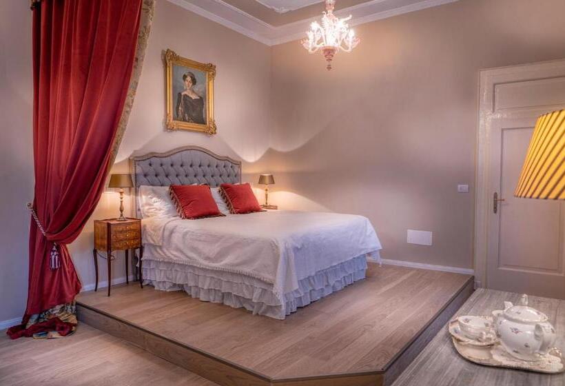 バルコニー付きデラックスルーム, Palazzo Cavagna Sangiuliani