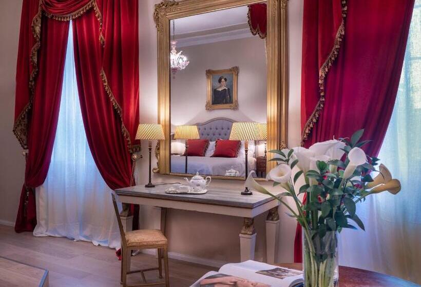 バルコニー付きデラックスルーム, Palazzo Cavagna Sangiuliani