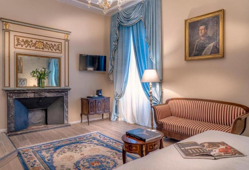 バルコニー付きデラックスルーム, Palazzo Cavagna Sangiuliani