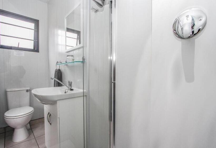 חדר משפחתי, Sleepover Moria