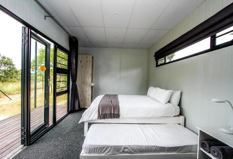 חדר משפחתי, Sleepover Moria