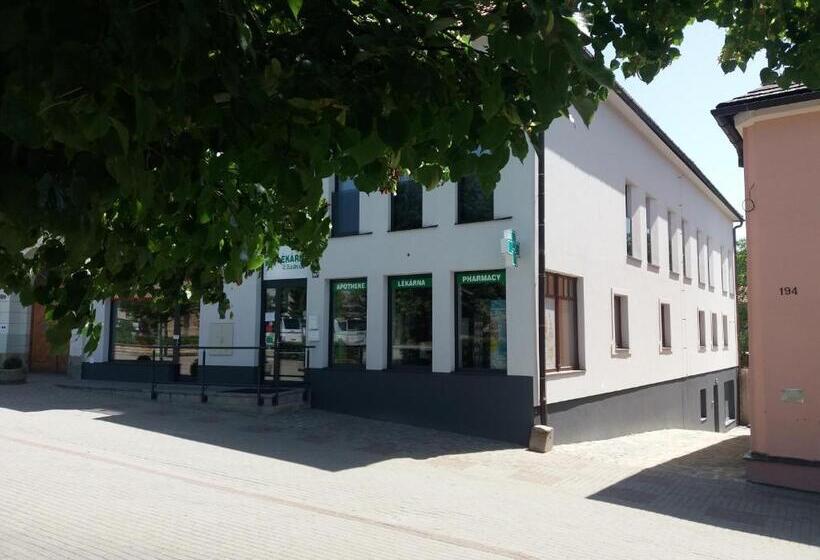 חדר סטנדרט לשלושה, Ové Ubytování U Radnice