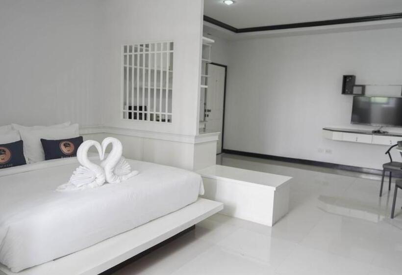 디럭스 스튜디오, Roomquest Nichada Isb International