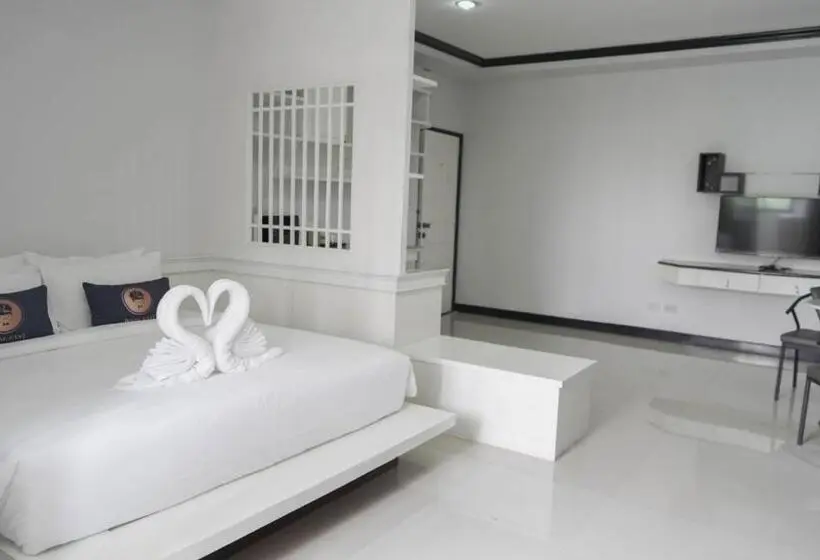 デラックススタジオ, Roomquest Nichada Isb International