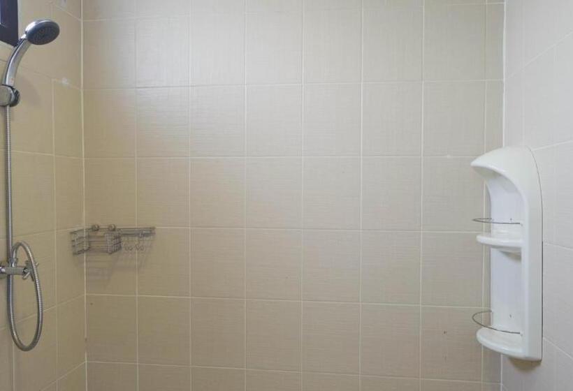 디럭스 스튜디오, Roomquest Nichada Isb International