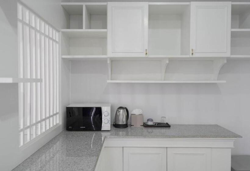 디럭스 스튜디오, Roomquest Nichada Isb International