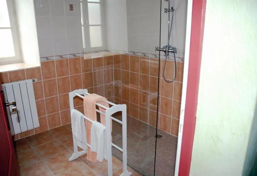 ファミリールーム, Chambres D Hotes Les Douves