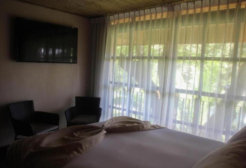 غرفه قياسيه سريرين مزدوجين, Poza Blanca Lodge