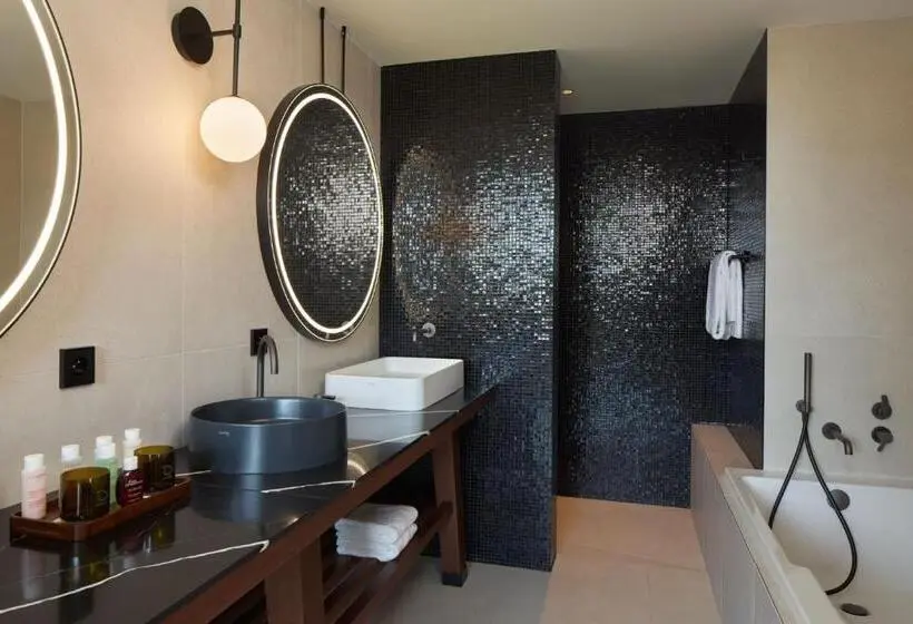 キングサイズベッドのエクゼクティブルーム, L Esquisse Hotel & Spa Colmar Mgallery