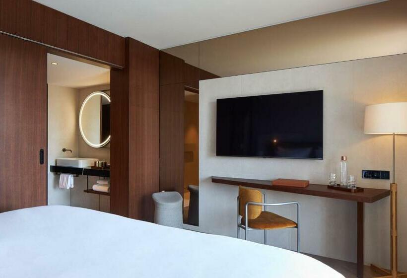 Номер Deluxe Кровать Кинг, L Esquisse Hotel & Spa Colmar   Mgallery