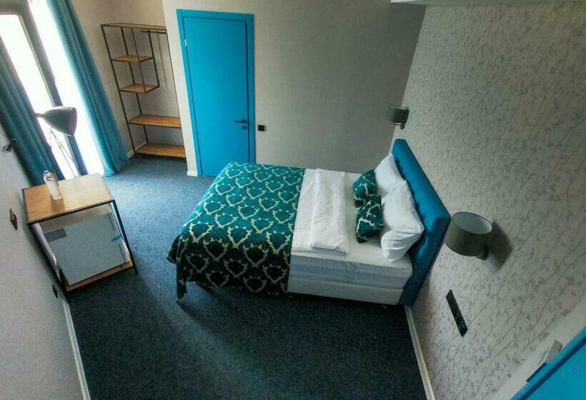 اتاق لوکس با چشم‌انداز دریا, Pano