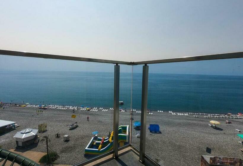 اتاق لوکس با چشم‌انداز دریا, Pano