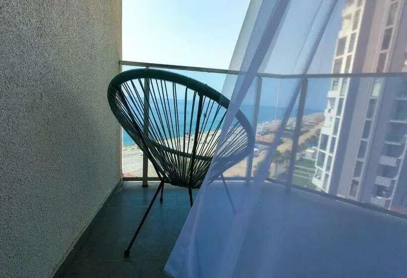 اتاق لوکس با چشم‌انداز دریا, Pano